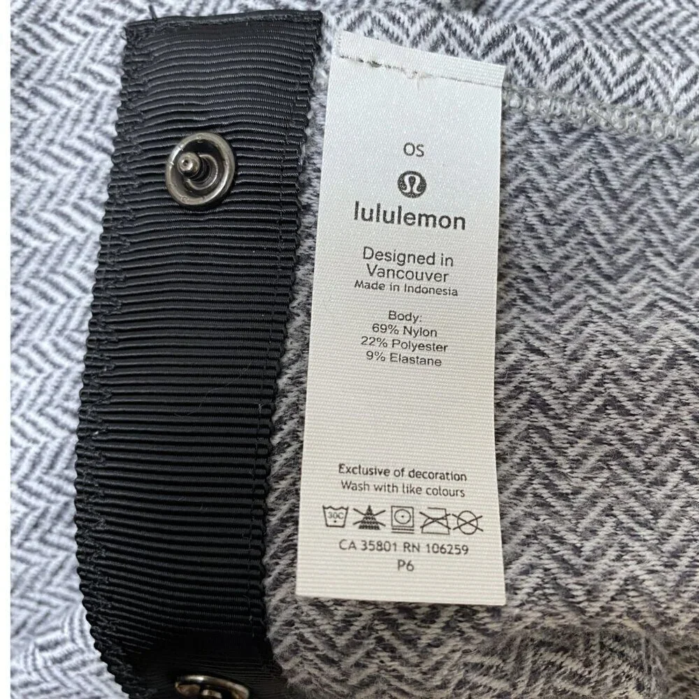 LULULEMON Vinyasa Scarf Gray Herringbone Knit Snap Close 26